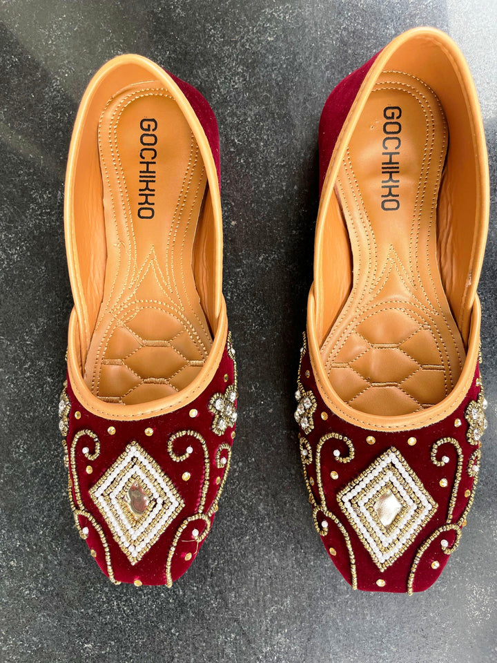 GOCHIKKO Maroon Embellished Juttis(Burfi)